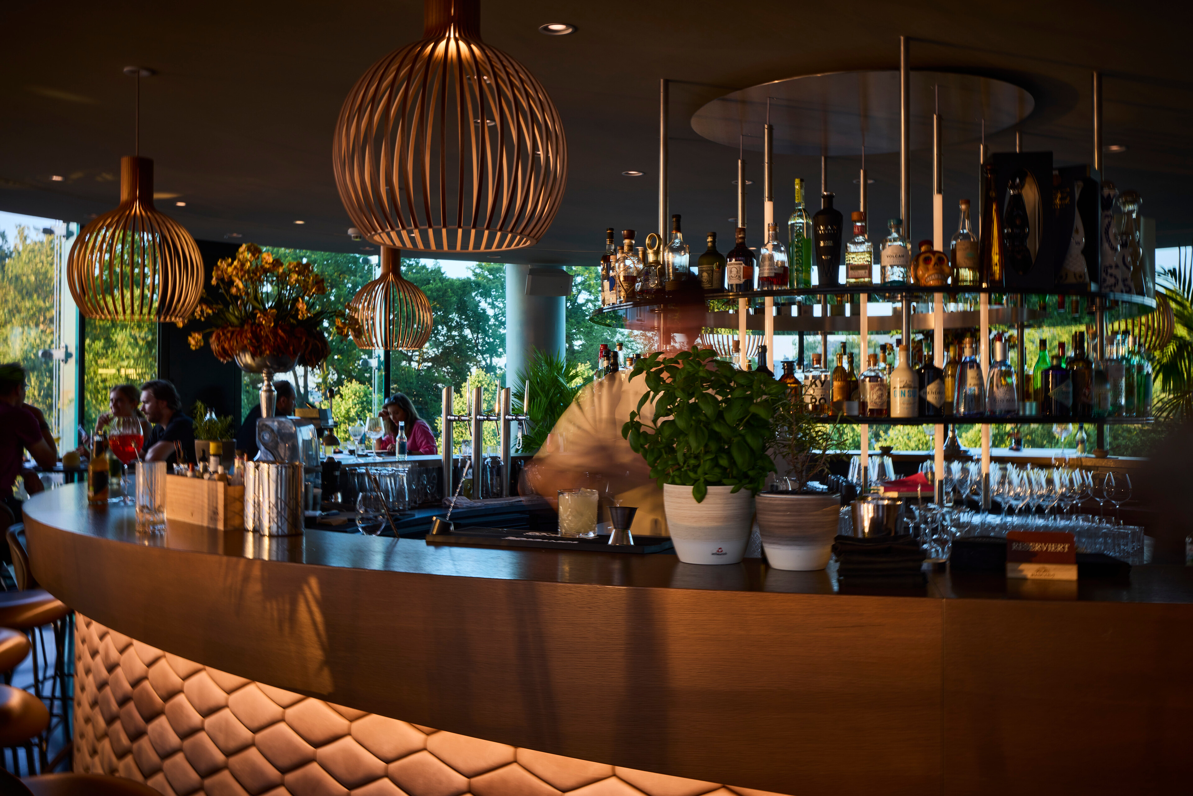 Mayday Bar im Hangar-7